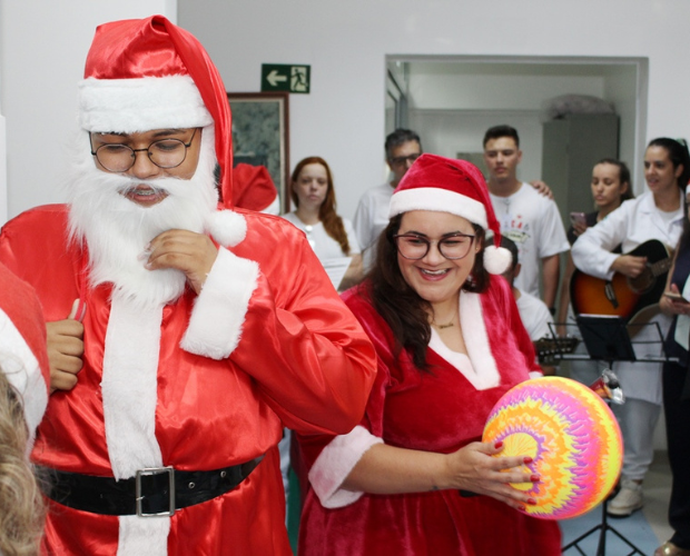 Clima natalino invade Complexo Hospitalar Samuel Libnio